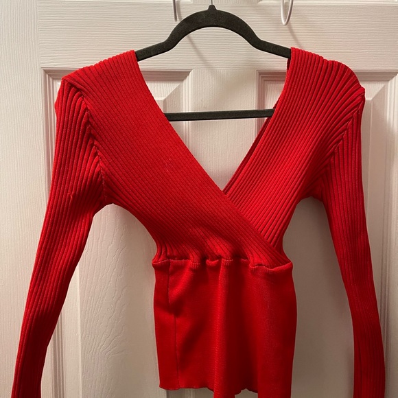 red top - Picture 2 of 3